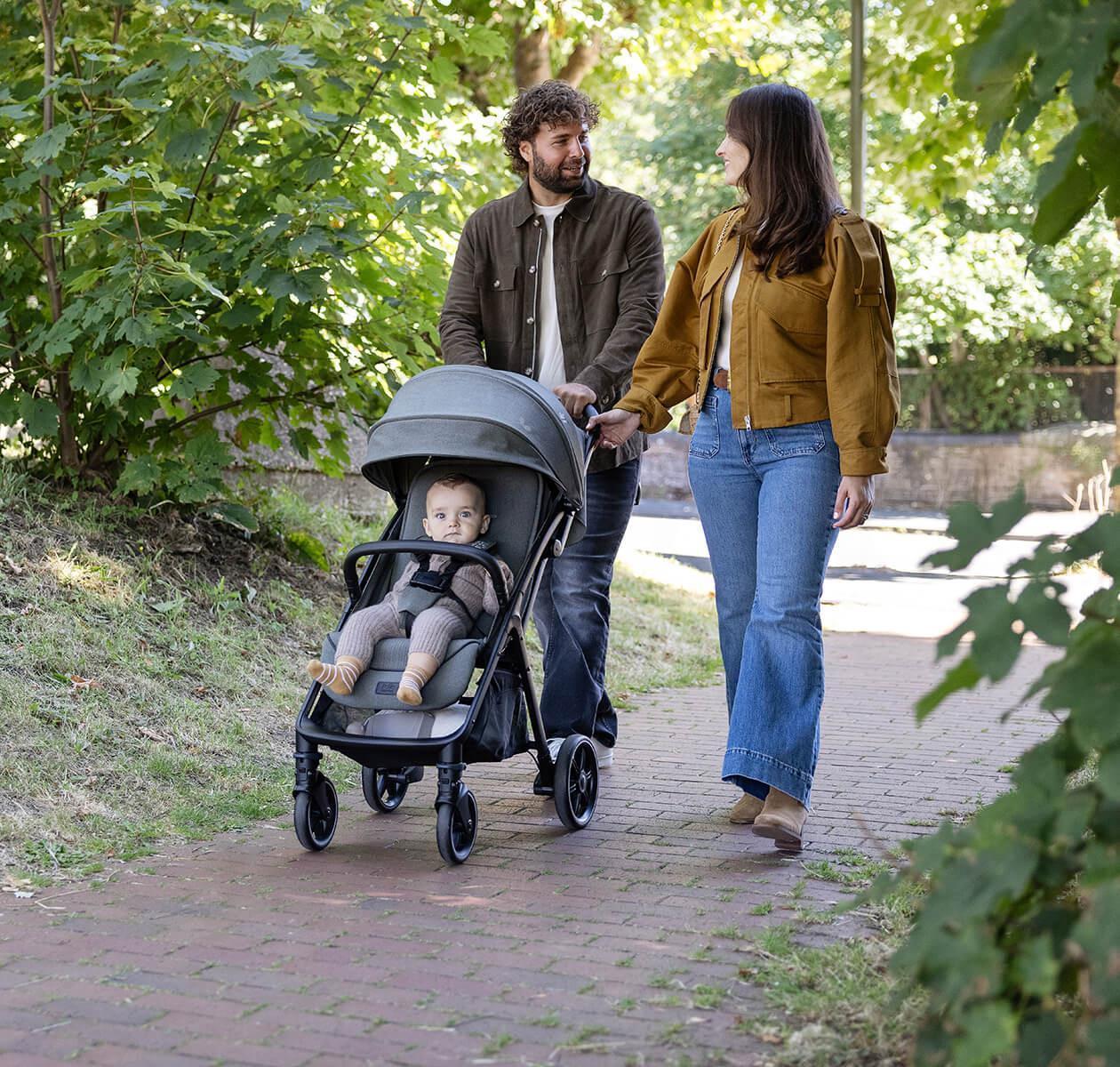 02_-_joie-baby-amp-7913_cc_v1_hr_2.jpeg Joie Signature Parcel LX Buggy Ebony