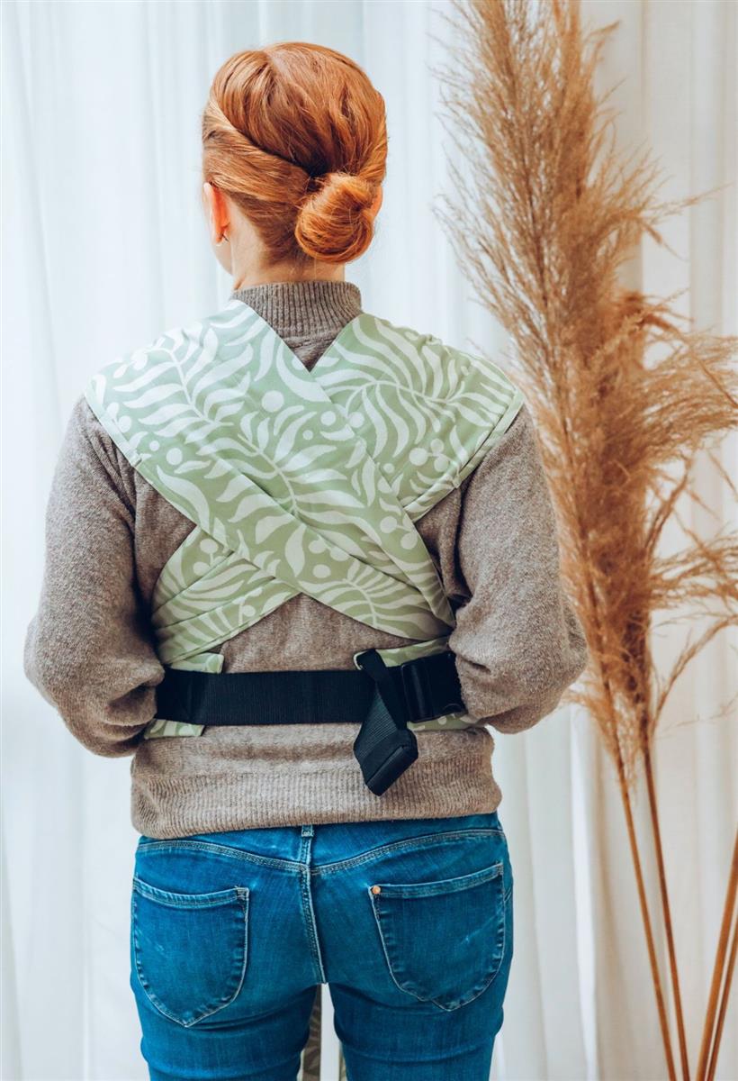 LELIBA Tai Babytrage mit Polster Bungi Green LELIBA Tai Babytrage mit Polster Bungi Green