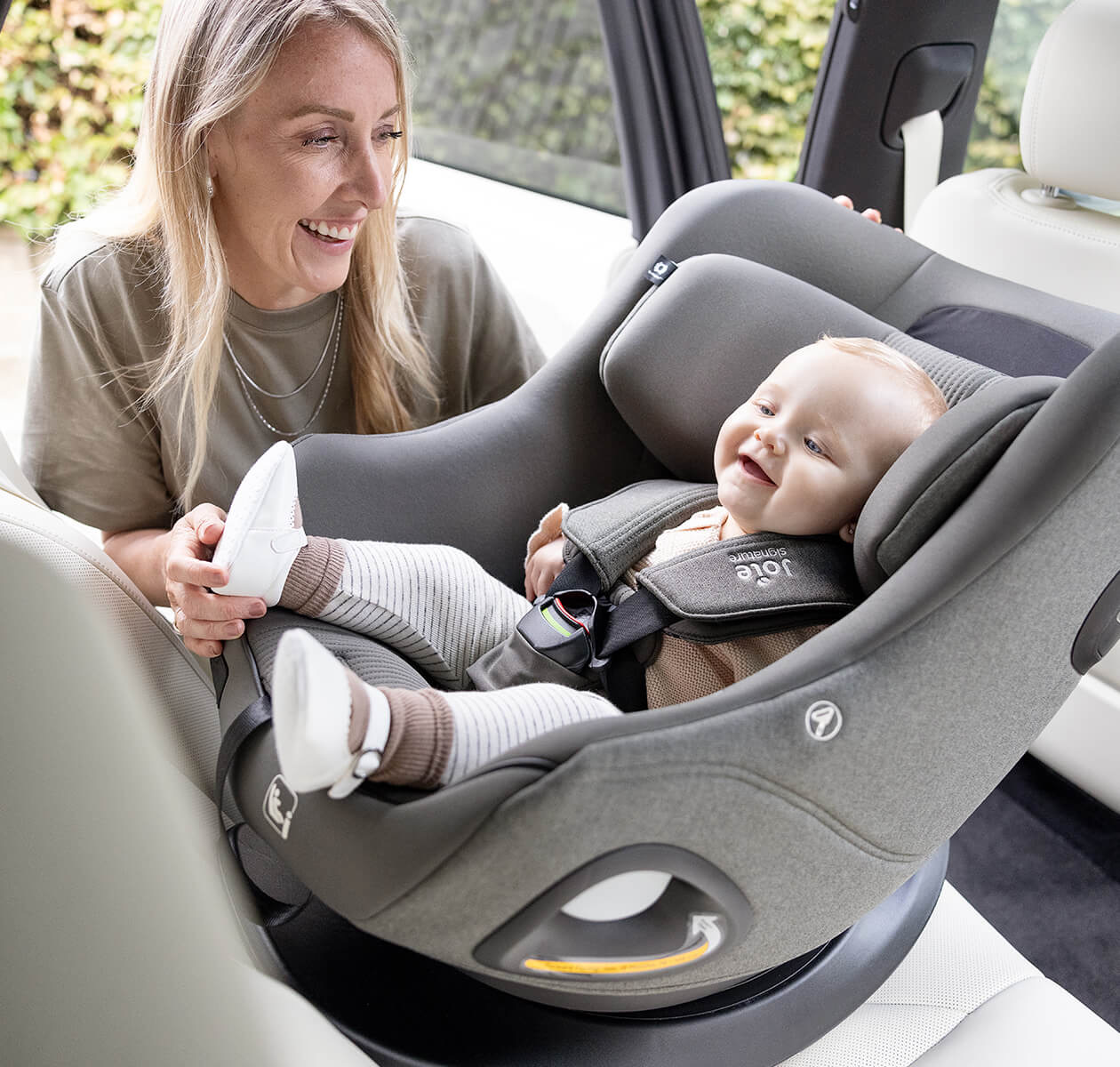 Joie Signature i-Harbour E Reboarder (40 – 105 cm/ 0 – 18,5 kg) Sandstone Joie Signature i-Harbour E Reboarder (40 – 105 cm/ 0 – 18,5 kg) Eclipse