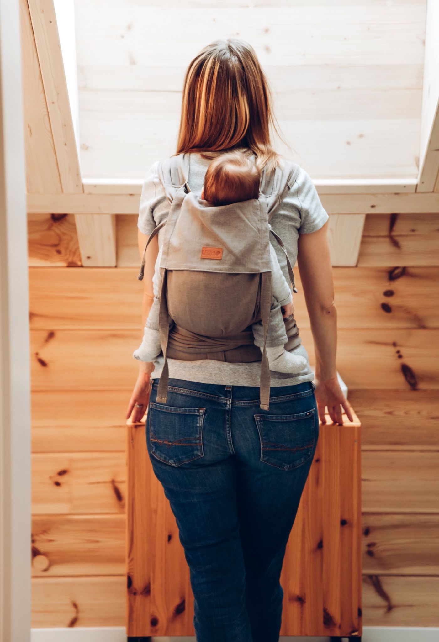 LELIBA Tai Babytrage mit Polster Sepia