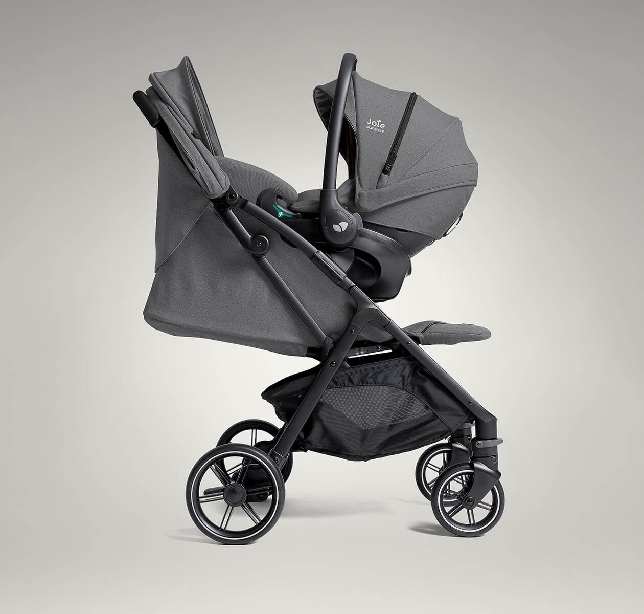 Joie Signature Parcel LX Buggy Ebony Joie Signature Parcel LX Buggy Ebony