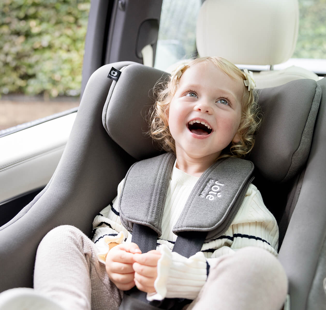 Joie Signature i-Harbour E Reboarder (40 – 105 cm/ 0 – 18,5 kg) Sandstone Joie Signature i-Harbour E Reboarder (40 – 105 cm/ 0 – 18,5 kg) Eclipse