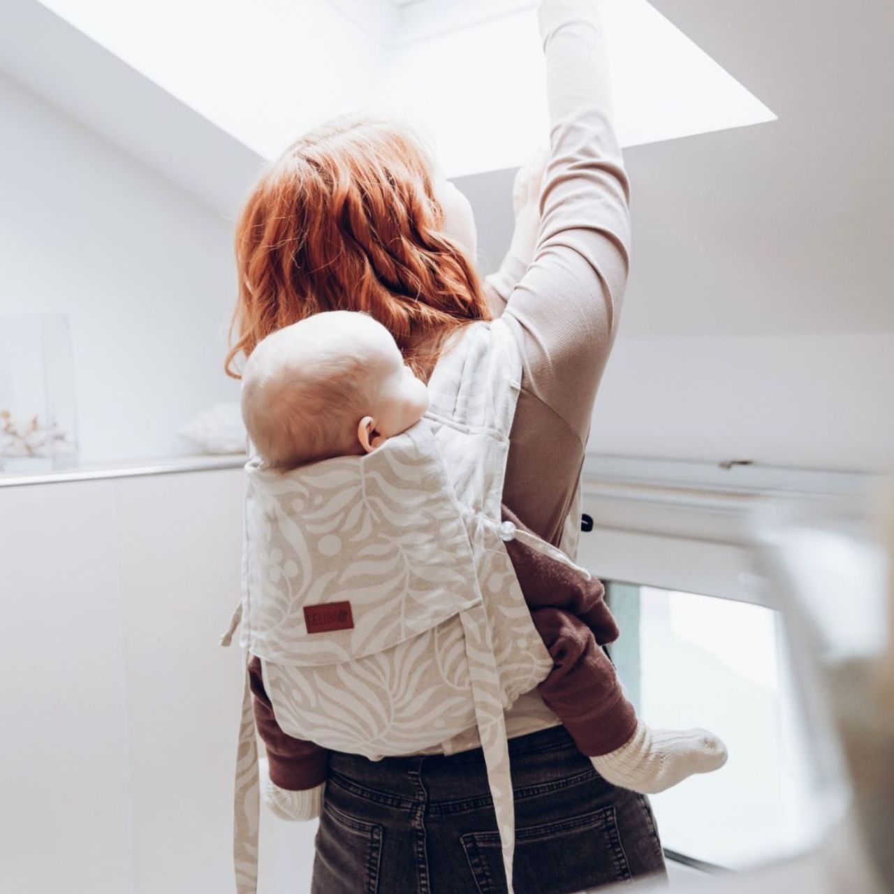 LELIBA Tai Babytrage mit Polster Leaf Bungi Leinen LELIBA Tai Babytrage mit Polster Leaf Bungi Leinen