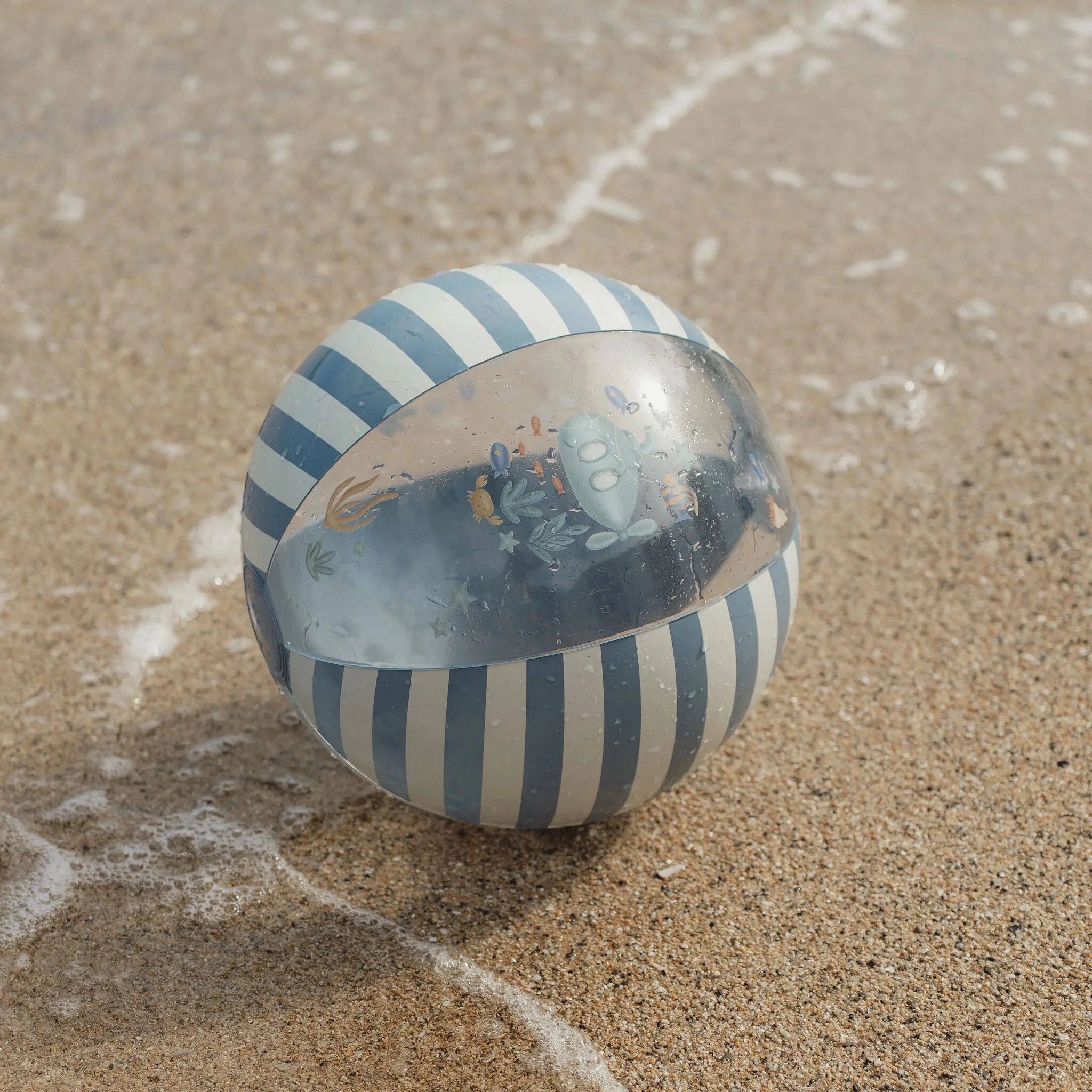0033718_summer-2026-swim-beach-collection-156-shopify-square.jpg Little Dutch Strandball Blau - Ocean World