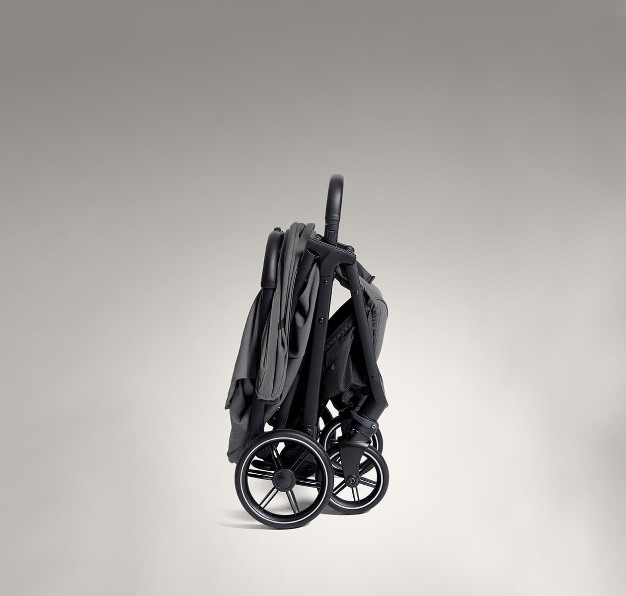 Joie Signature Parcel LX Buggy Ebony Joie Signature Parcel LX Buggy Ebony