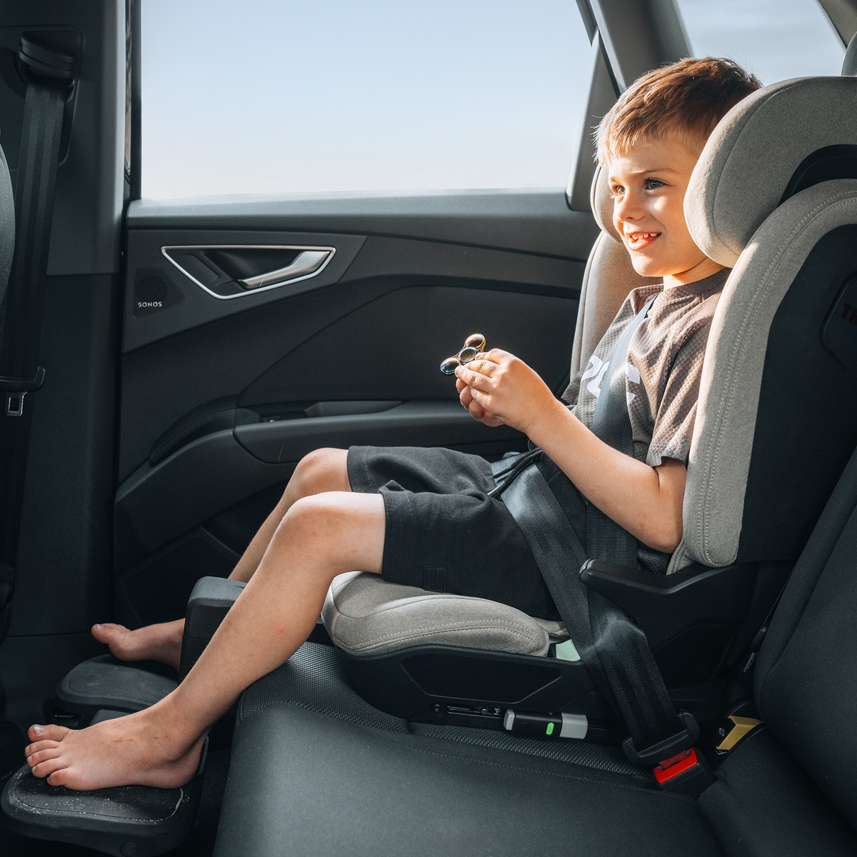 Thule Palm Folgesitz (100 - 150cm/ 36 Kilo) Mid gray Thule Palm Folgesitz (100 - 150cm/ 36 Kilo) Mid gray