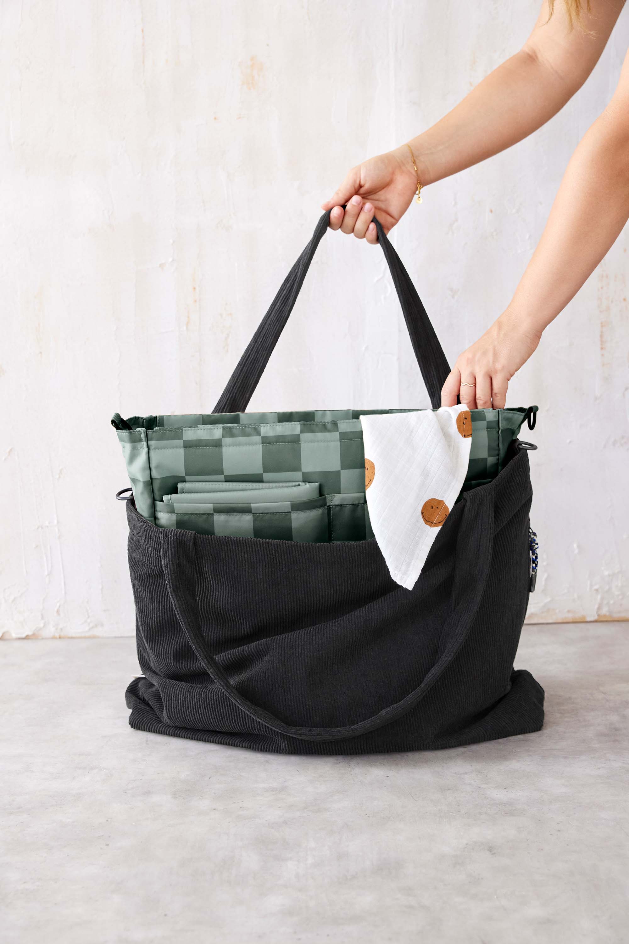 Lässig MIX Wickeltasche Shopper Cord Schwarz Lässig MIX Wickeltasche Shopper Cord Schwarz