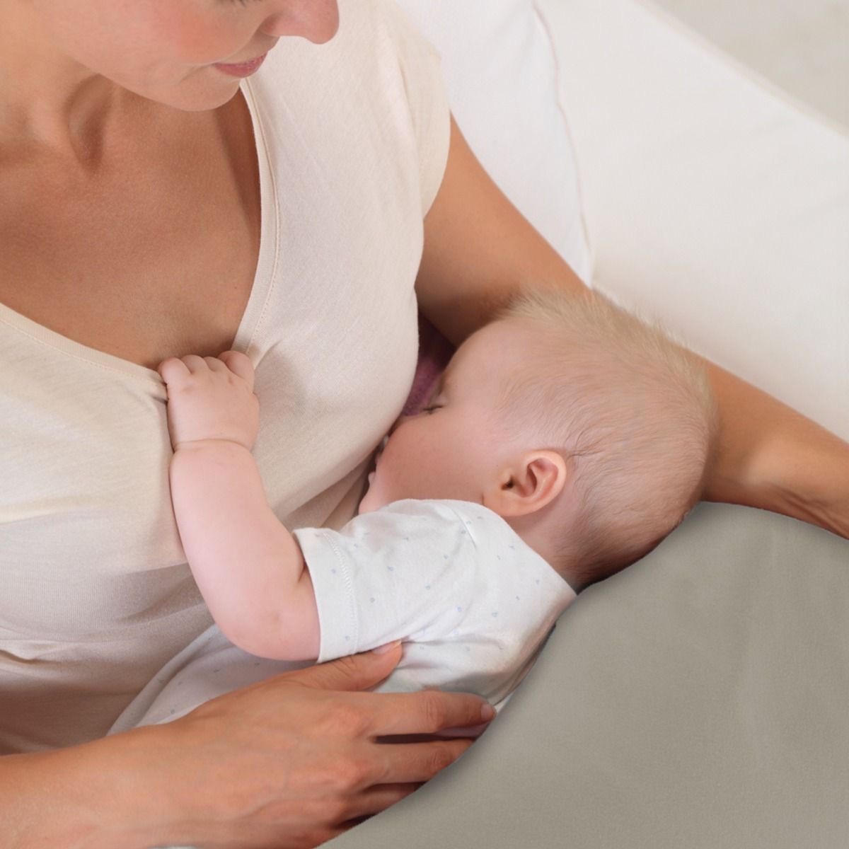 Theraline Stillkissen Bambusmond Leo Limited Edition Theraline Stillkissen Bambusmond Lehmgrau