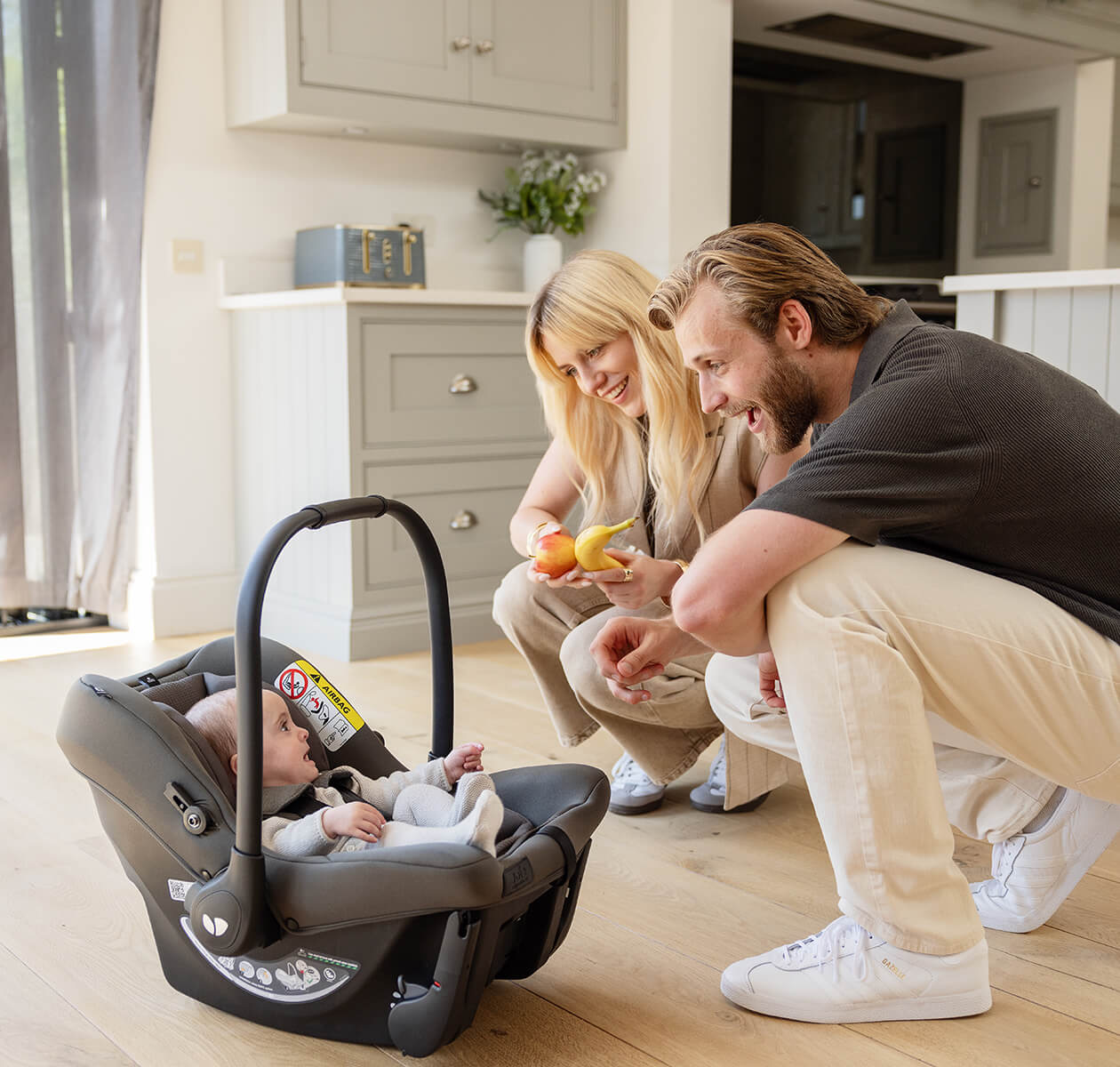 Joie Signature Sprint Babyschalen (40 – 75 cm/ 0 – 13 kg) Ebony