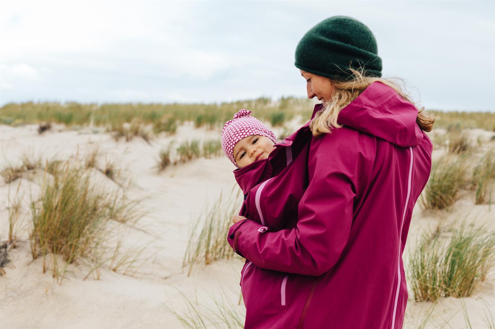 mamalila Softshell-Tragejacke clickit - Beere M mamalila Softshell-Tragejacke clickit - Beere M