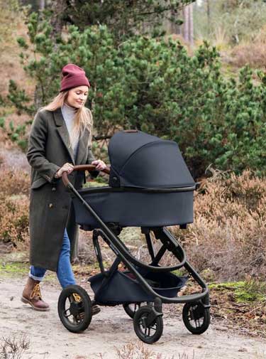 Maxi-Cosi Lila XP Plus Essential Graphite SET (Black Frame & Brown Leather)