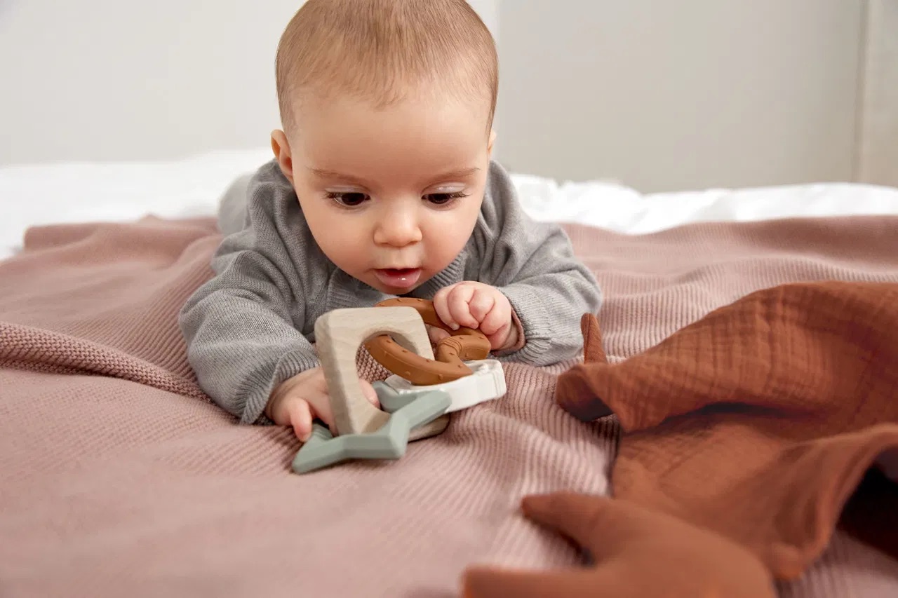 Lässig Greifling mit Beißhilfe Little Universe, Wolke Stern Mond
