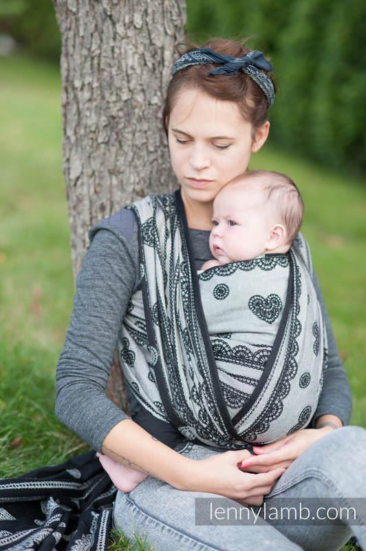 Lenny Lamb Tragetuch Gr. 4 Glamorous Lace (schwarz / grau) Lenny Lamb Tragetuch Gr. 4 Glamorous Lace (schwarz / grau)