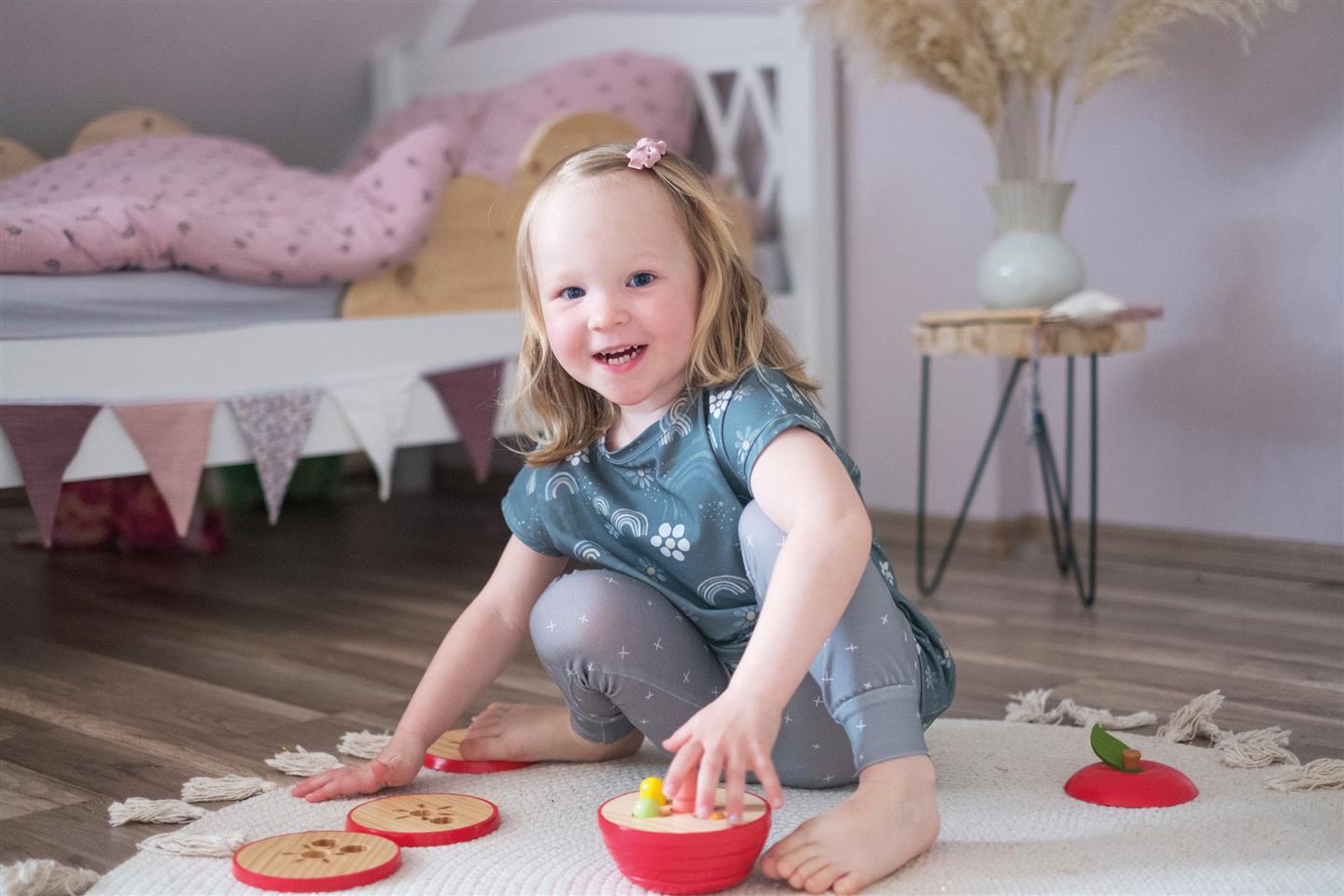 small foot Lernspiel Logisteck Apfel Rot