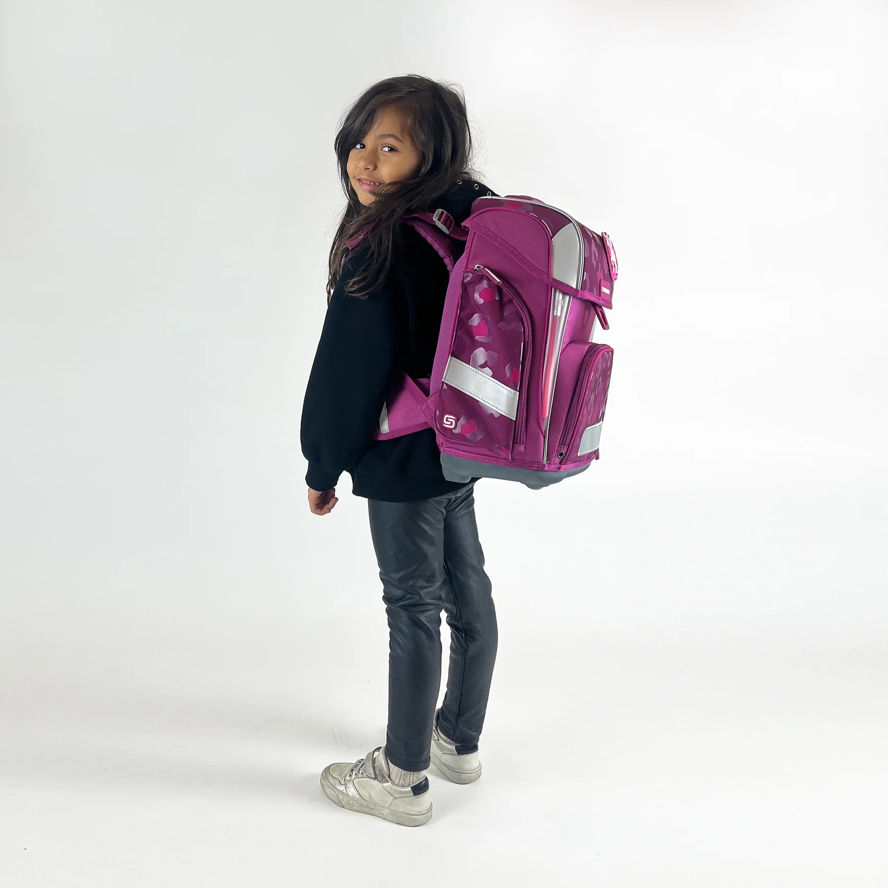 Schneiders Ergolite Schulranzen-Set 9-tlg. Berry Paw Schneiders Ergolite Schulranzen-Set 9-tlg. Berry Paw
