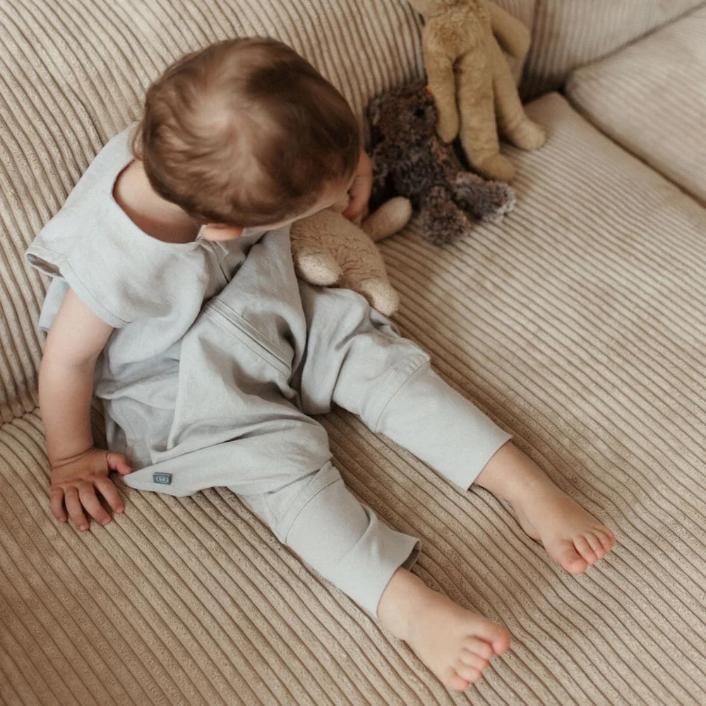 Emma & Noah Leinen Schlafsack mit Füßen 0.5 TOG 90cm Essential Grau
