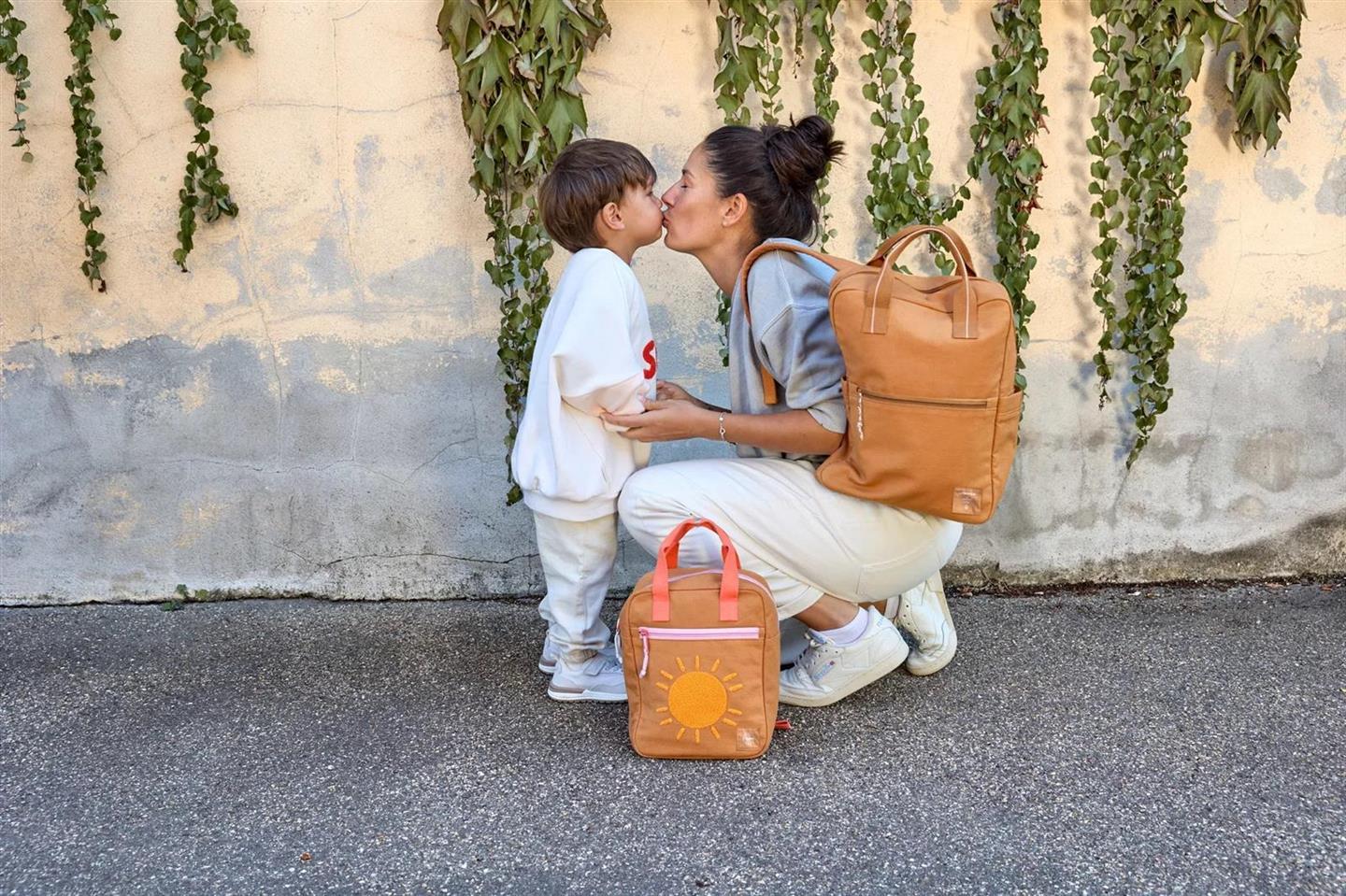 Lässig Kindergartenrucksack Square Little One & Me Karamell