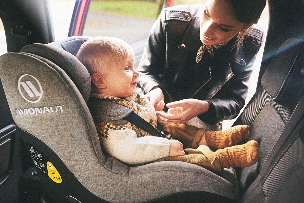 Avionaut AeroFIX 2.0 Reboarder (65 – 105 cm/ 0 – 17,5 kg) Navy Avionaut AeroFIX 2.0 Reboarder (65 – 105 cm/ 0 – 17,5 kg) Navy