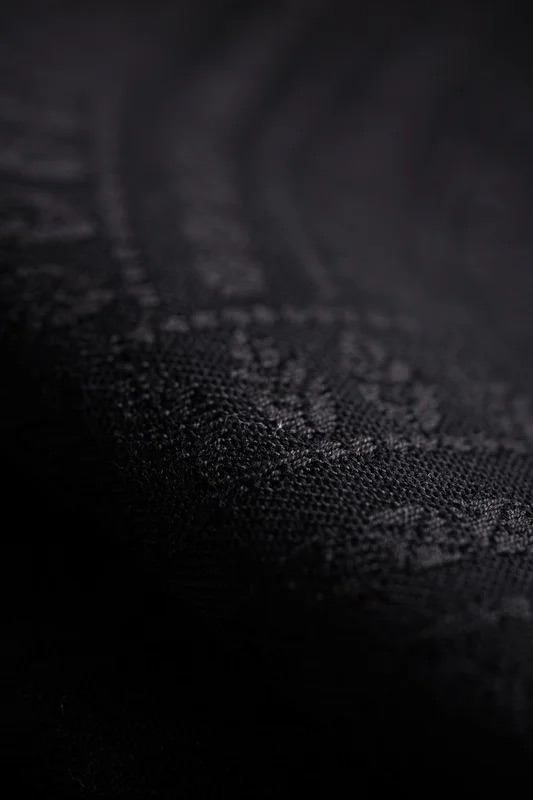 Lenny Lamb Onbuhimo PRO PEACOCK'S TAIL - PITCH BLACK