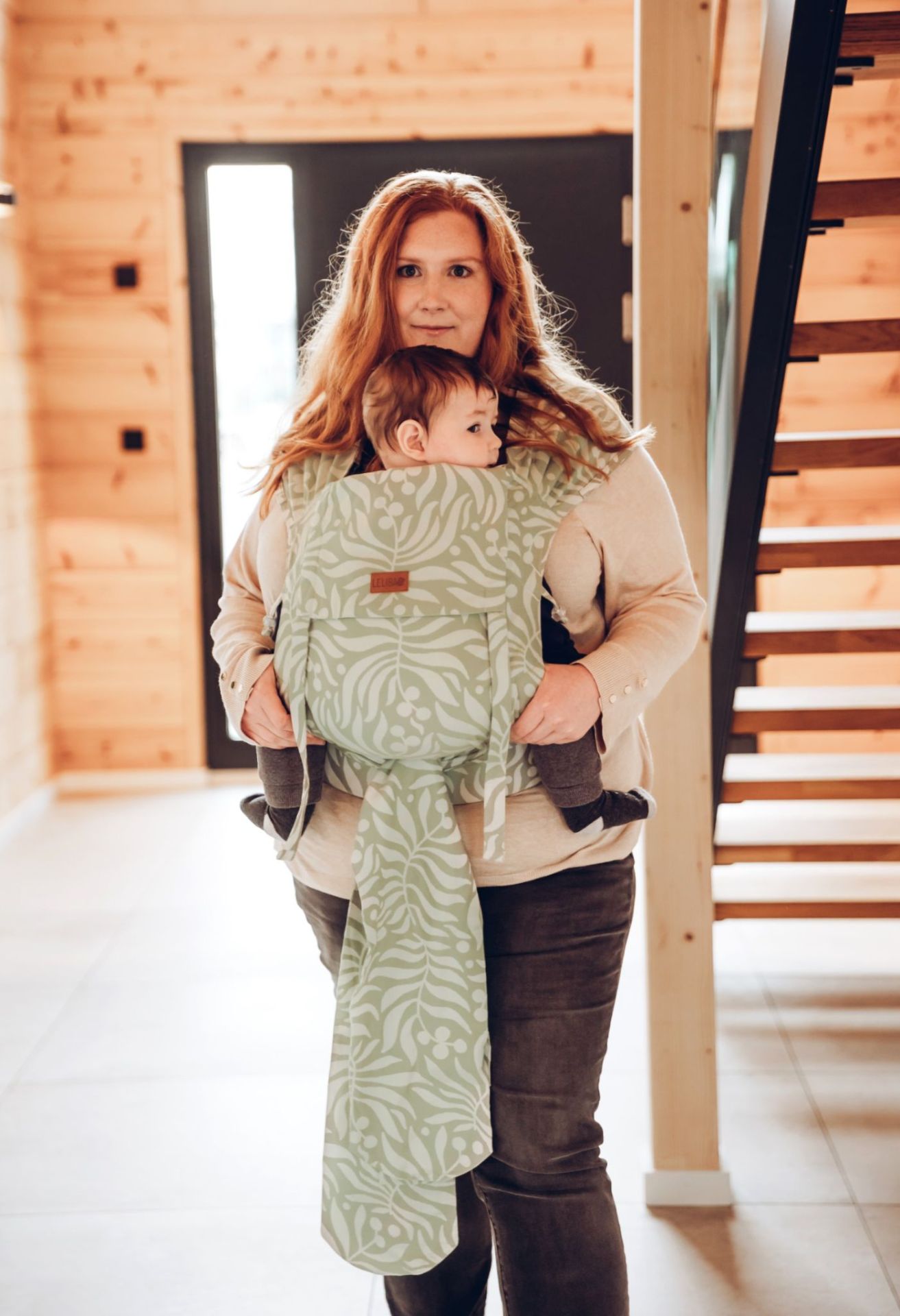 LELIBA Tai Babytrage mit Polster Bungi Green LELIBA Tai Babytrage mit Polster Bungi Green