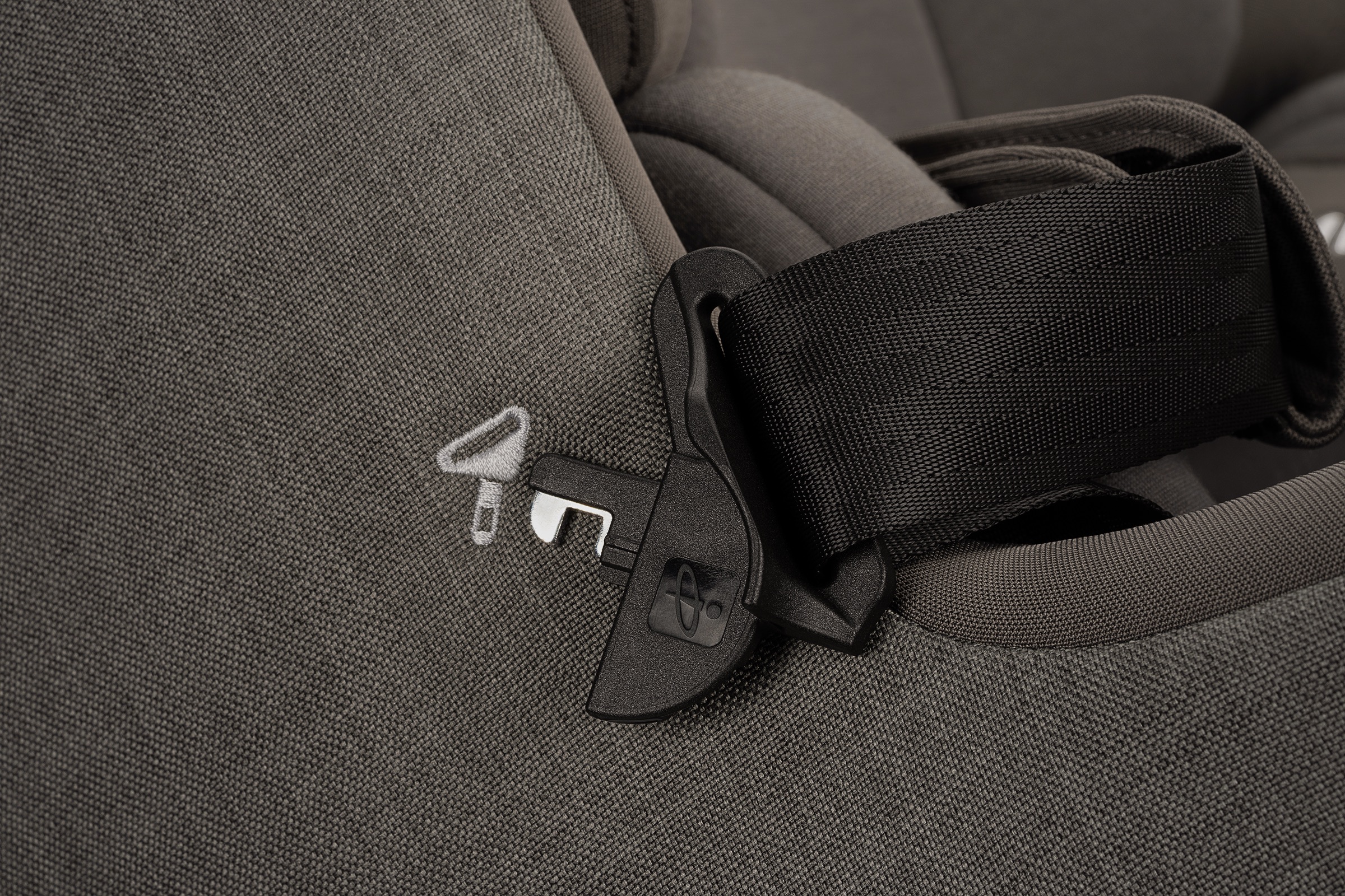 nuna PRUU Reboarder (40 – 105 cm/ 0 – 19 kg) Granite